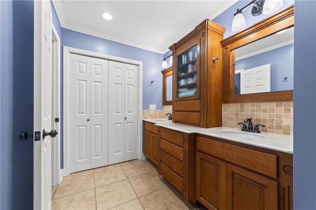 1120 NE 82nd Street, Kansas City, MO 64118