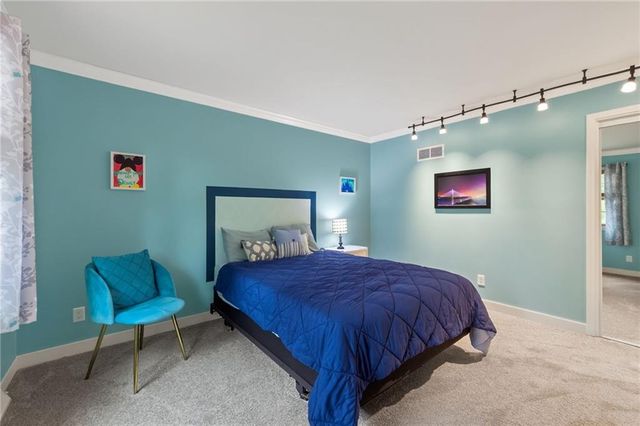 1120 NE 82nd Street, Kansas City, MO 64118