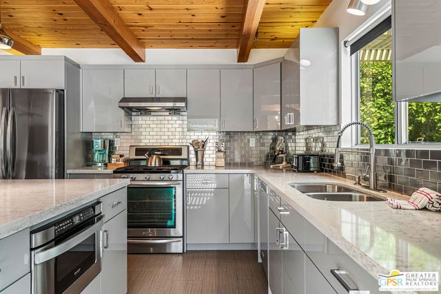 1327 E San Lucas Road, Palm Springs, CA 92264
