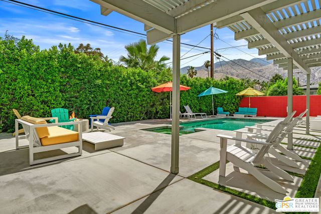 1327 E San Lucas Road, Palm Springs, CA 92264