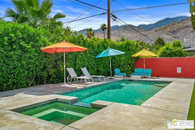 1327 E San Lucas Road, Palm Springs, CA 92264
