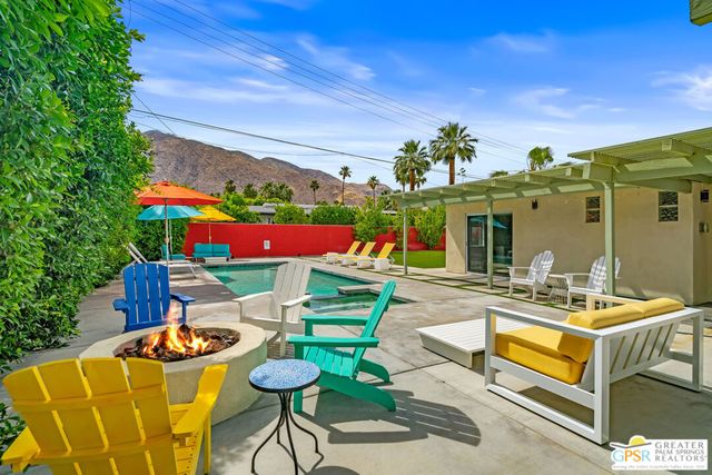 1327 E San Lucas Road, Palm Springs, CA 92264