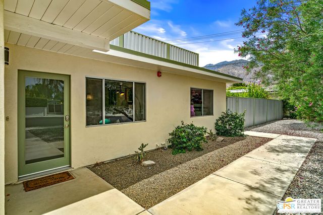 1327 E San Lucas Road, Palm Springs, CA 92264