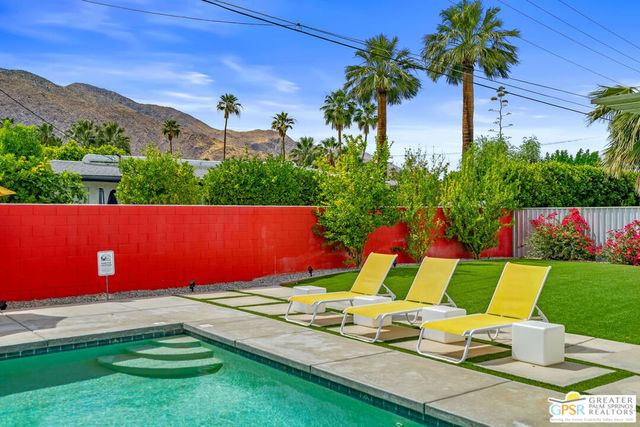 1327 E San Lucas Road, Palm Springs, CA 92264