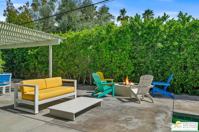 1327 E San Lucas Road, Palm Springs, CA 92264
