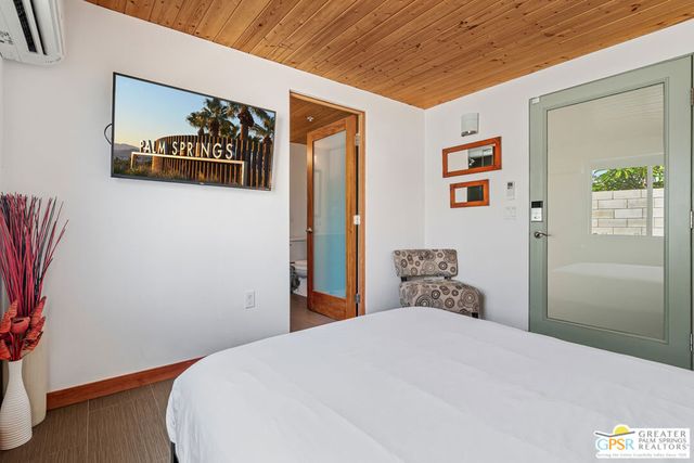 1327 E San Lucas Road, Palm Springs, CA 92264