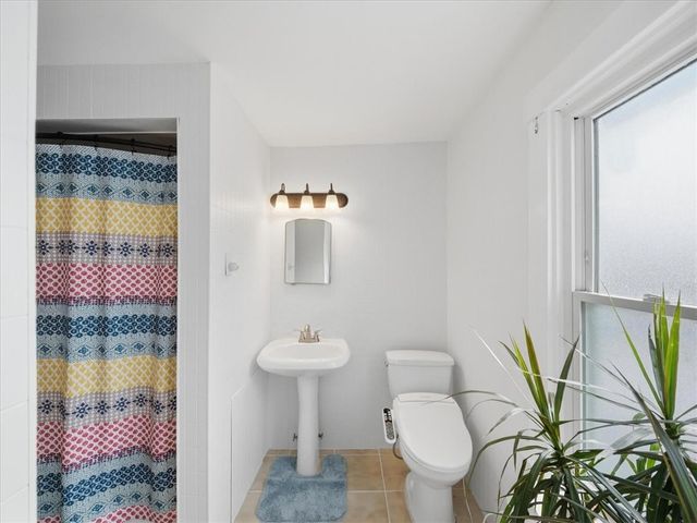 6489 Simmons Avenue, South Park, PA 15129