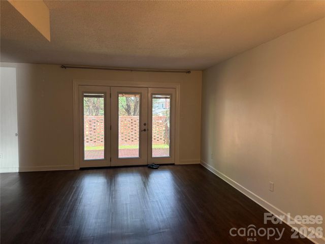 2705 N Center Street 26, Hickory, NC 28601