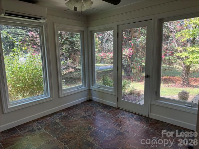 2705 N Center Street 26, Hickory, NC 28601