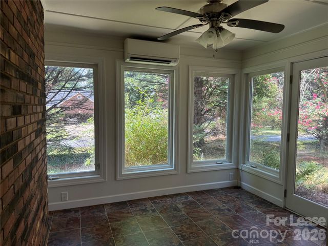 2705 N Center Street 26, Hickory, NC 28601