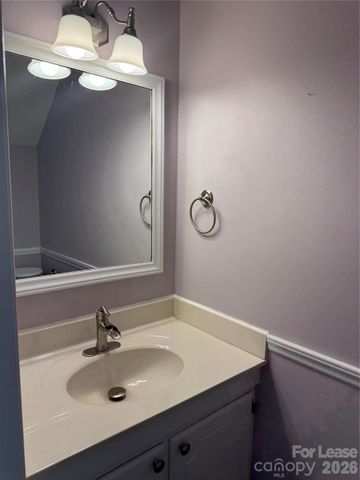 2705 N Center Street 26, Hickory, NC 28601