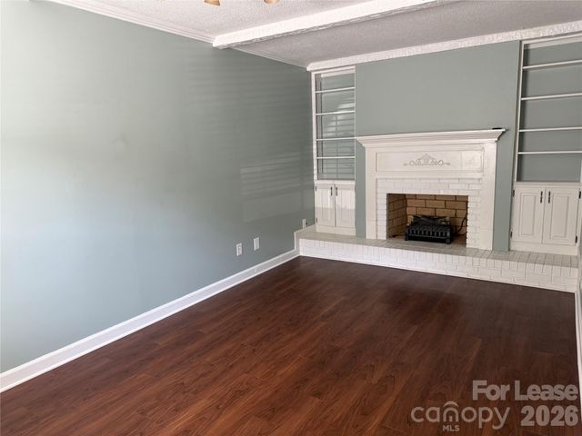 2705 N Center Street 26, Hickory, NC 28601