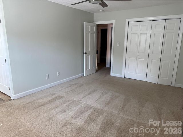 2705 N Center Street 26, Hickory, NC 28601