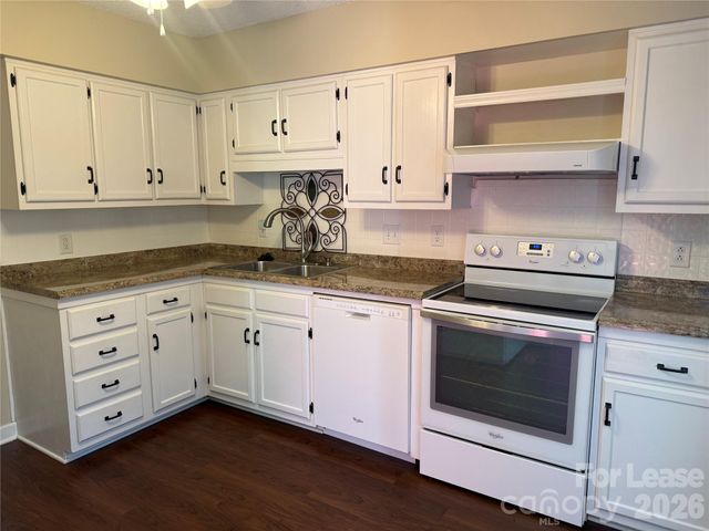 2705 N Center Street 26, Hickory, NC 28601