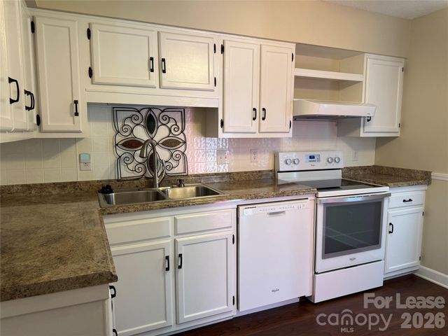 2705 N Center Street 26, Hickory, NC 28601