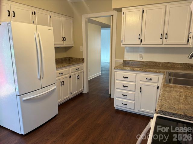2705 N Center Street 26, Hickory, NC 28601