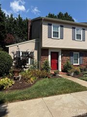 2705 N Center Street 26, Hickory, NC 28601