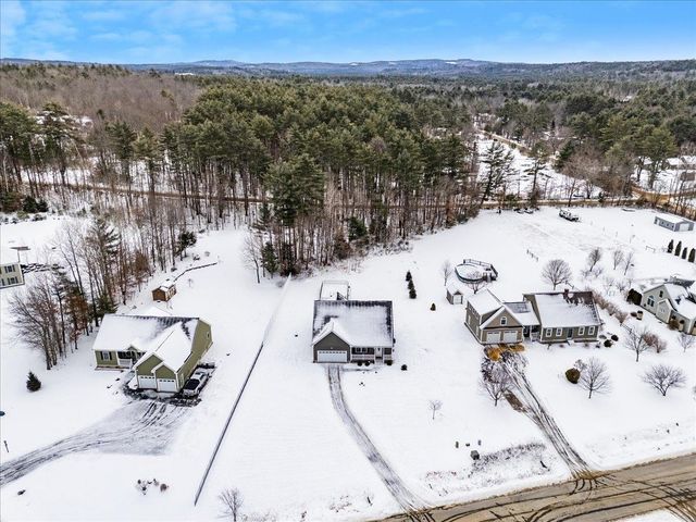 18 Memory Lane, Loudon, NH 03307