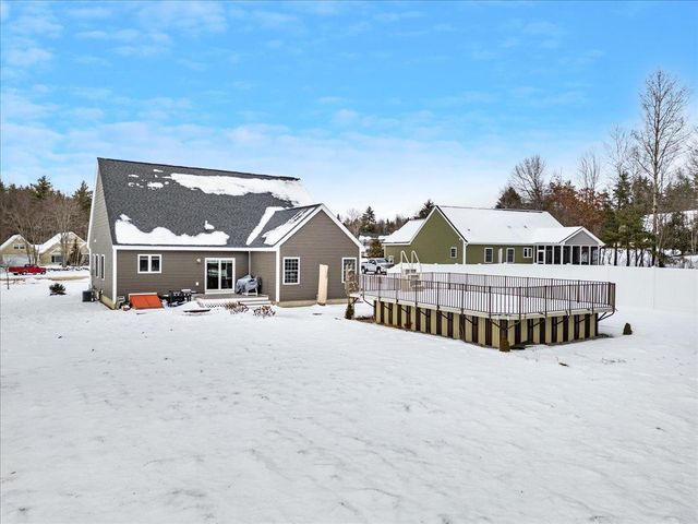 18 Memory Lane, Loudon, NH 03307