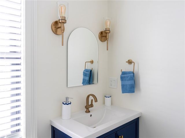 7 Dearborn Street 1, Newport, RI 02840