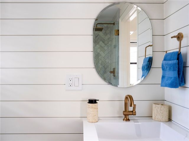 7 Dearborn Street 1, Newport, RI 02840