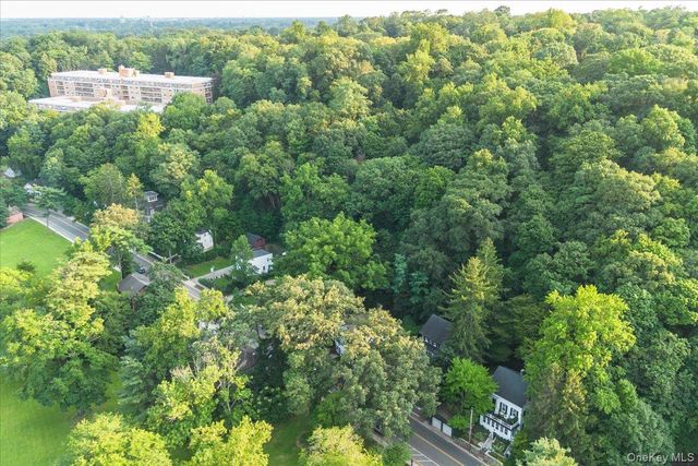 148 Main Street, Roslyn, NY 11576