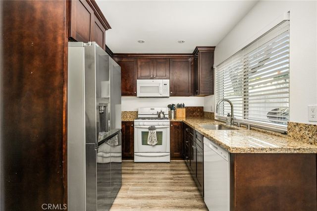 19752 Bromley Lane 9, Huntington Beach, CA 92646