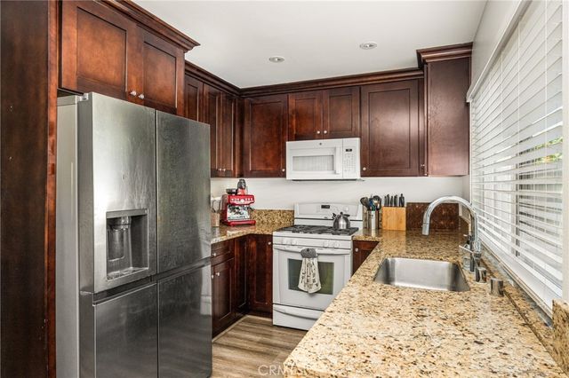 19752 Bromley Lane 9, Huntington Beach, CA 92646