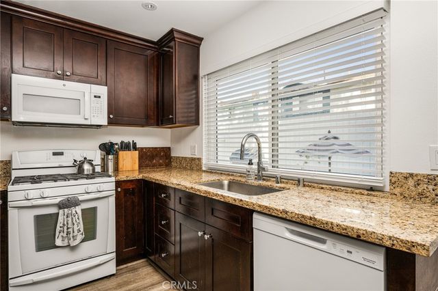 19752 Bromley Lane 9, Huntington Beach, CA 92646