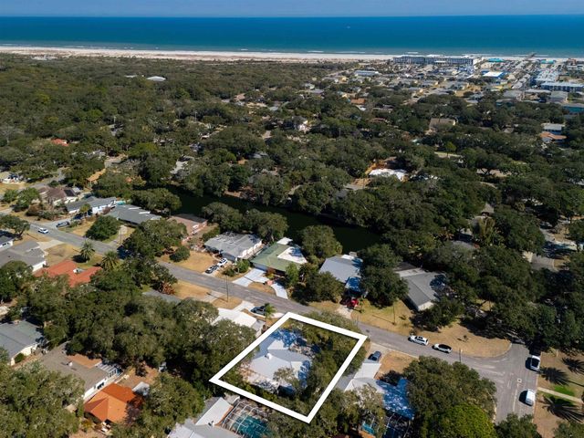 20 Lake Shore Dr, St Augustine, FL 32080