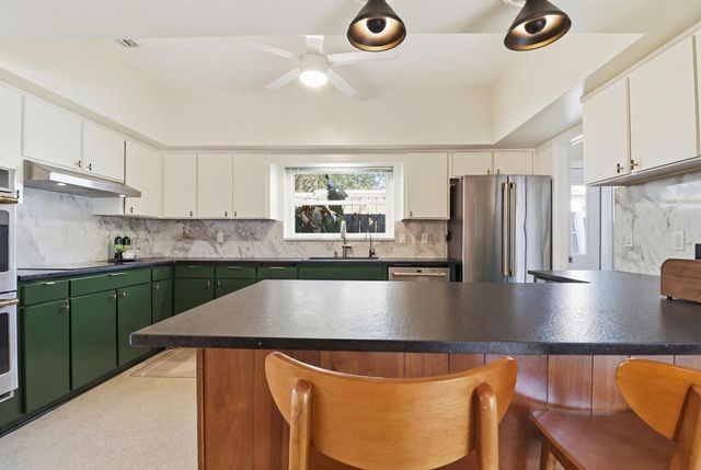 20 Lake Shore Dr, St Augustine, FL 32080