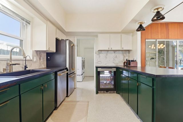 20 Lake Shore Dr, St Augustine, FL 32080