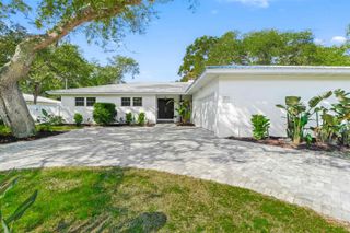 20 Lake Shore Dr, St Augustine, FL 32080