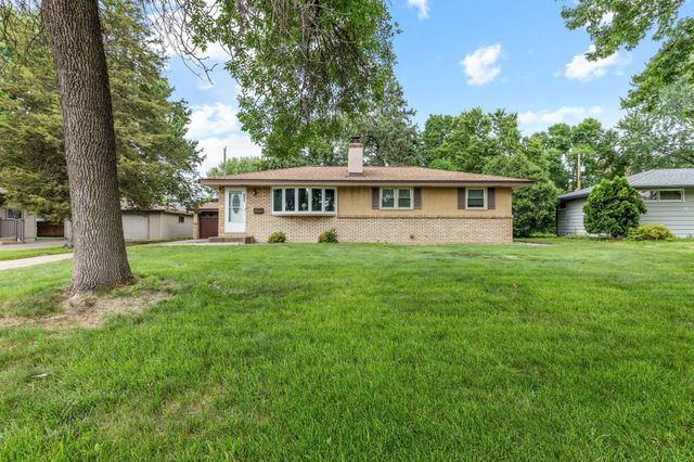831 Overton Drive NE, Fridley, MN 55432