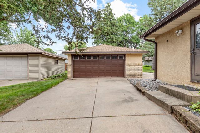 831 Overton Drive NE, Fridley, MN 55432