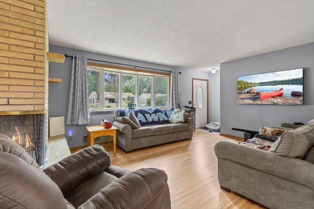 831 Overton Drive NE, Fridley, MN 55432