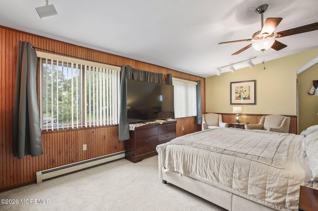 21 Fairway Drive, Toms River, NJ 08753