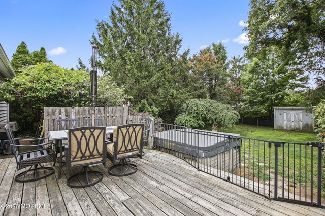 21 Fairway Drive, Toms River, NJ 08753
