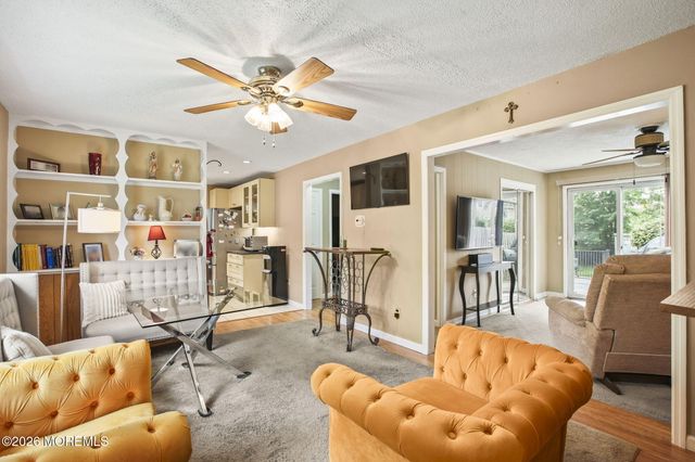 21 Fairway Drive, Toms River, NJ 08753