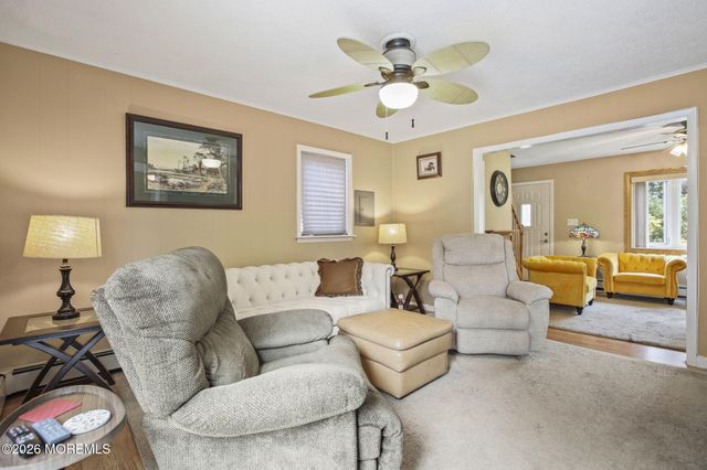 21 Fairway Drive, Toms River, NJ 08753