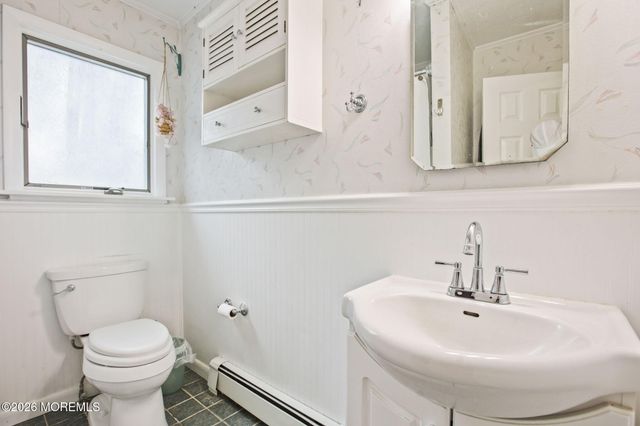 21 Fairway Drive, Toms River, NJ 08753