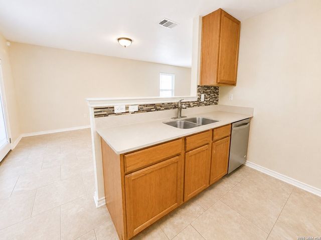 9656 SHOREBIRD LN, San Antonio, TX 78245