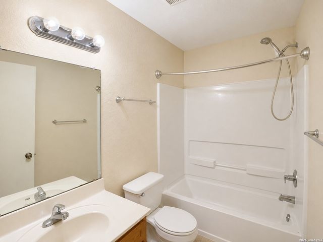 9656 SHOREBIRD LN, San Antonio, TX 78245
