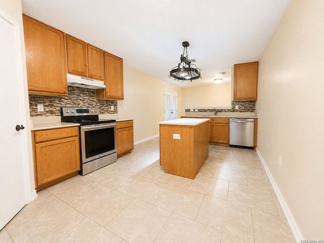 9656 SHOREBIRD LN, San Antonio, TX 78245