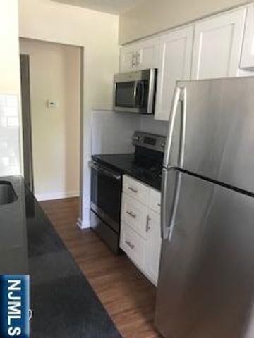 360 Knickerbocker Road 36, Dumont, NJ 07628