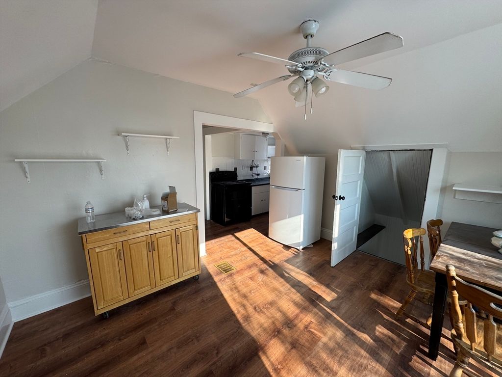 21 Davis Rd 3, Belmont, MA 02478