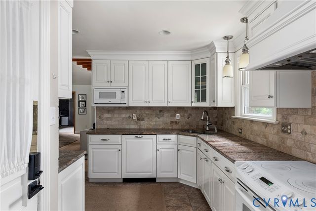 7670 Idlewyld Rd, Richmond, VA 23225