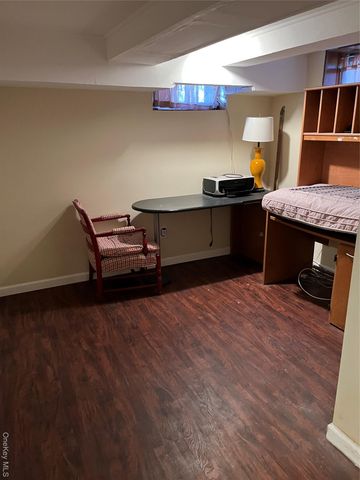 7 Floyd Place, East Norwich, NY 11732