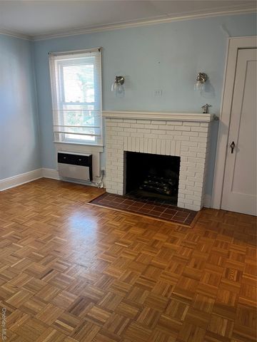 7 Floyd Place, East Norwich, NY 11732