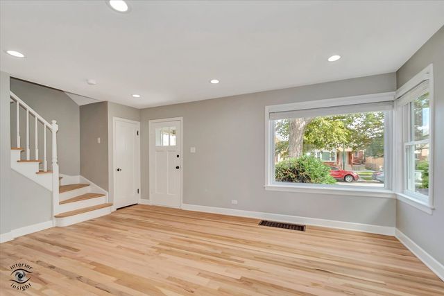 5230 S Hamlin Avenue, Chicago, IL 60632